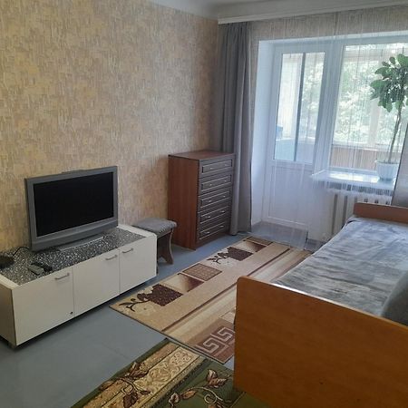 Квартира Біля Парку На Княгині Ольги 13 Appartement Rivne Buitenkant foto